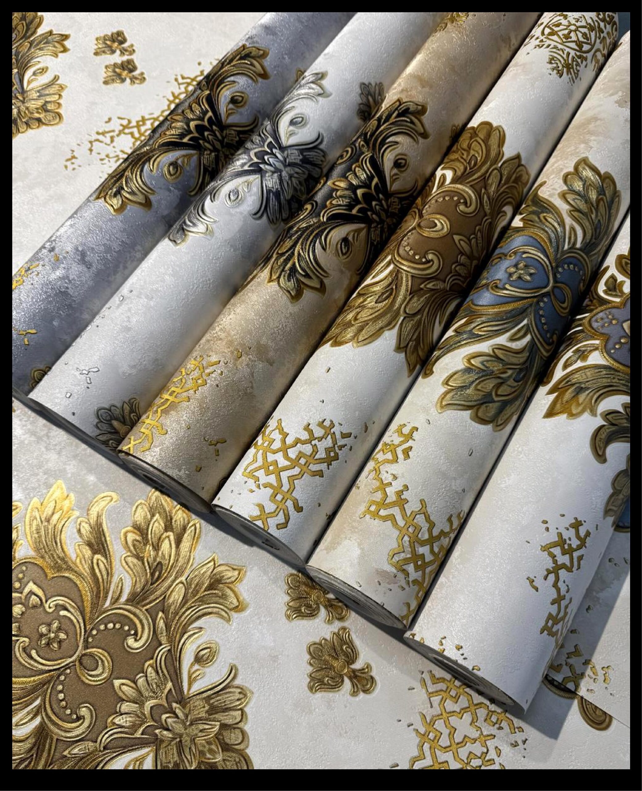 Elegant Beige Damask Wallpaper