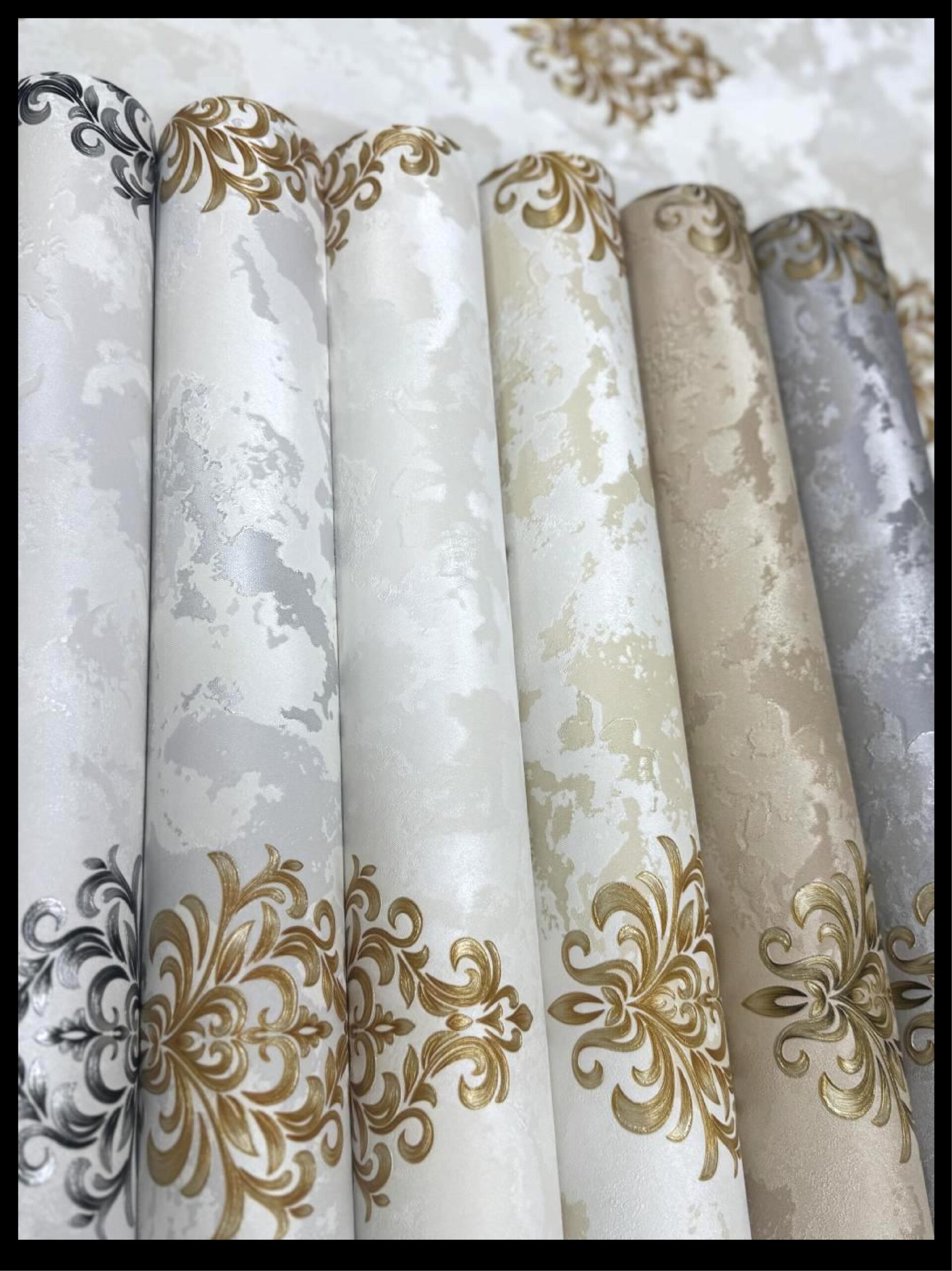 Classic Damask Wallpaper